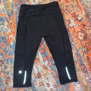 Black lululemon crops, size 6, fine condition
